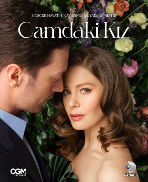 Camdaki Kız  (Selen Koroğlu)  Yatak Odası Yatak Başı Duvar Kağıdı
