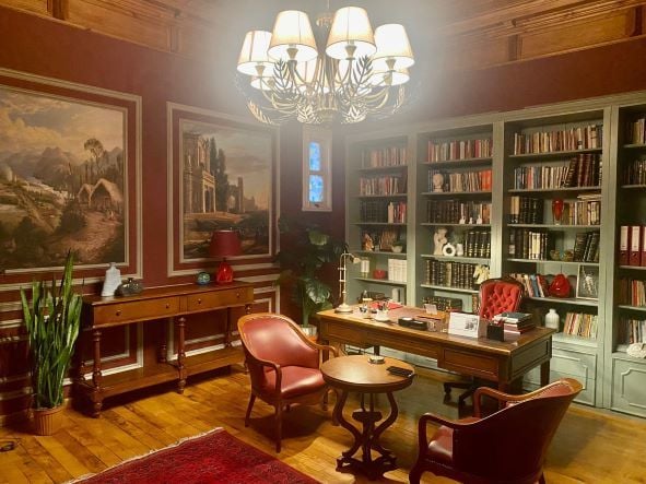 Çöp Adam Psikolog İdil ( Tilbe Saran ) Odası Duvar Kağıdı Ve Panolar