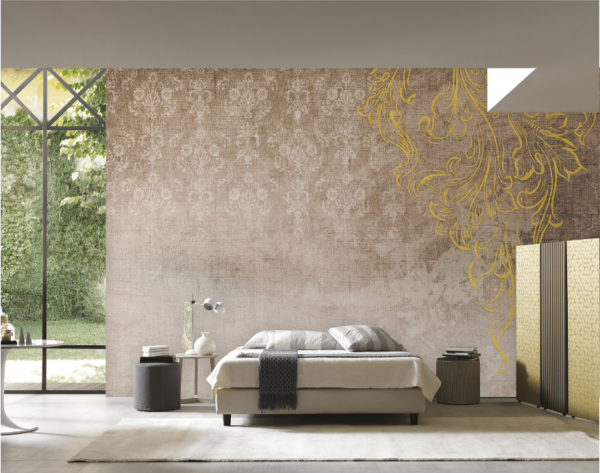 Eskitme Damask Desen Üzeri Sarı Motifli Duvar Kağıdı
