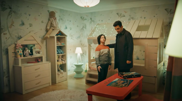 Çöp Adam Dizisi Çocuk Damla Yılmaz (Gülizar Nisa Uray) Odası Kelebekler Duvar Kağıdı