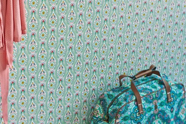 Beyaz Çiçekleri Yağmur Damlaları Duvar Kağıdı