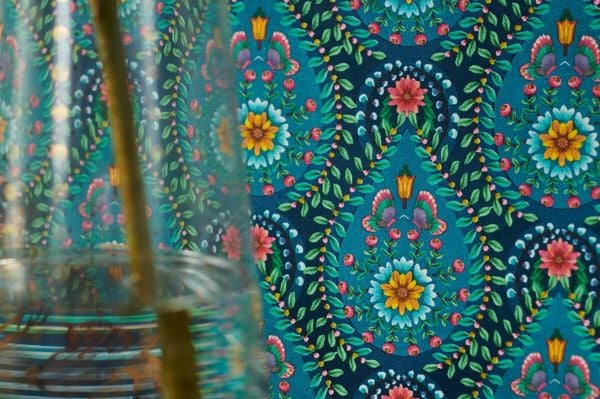 Lacivert Çiçekli Yağmur Damlaları Duvar Kağıdı